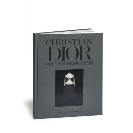 Christian Dior - Couturier Du Reve